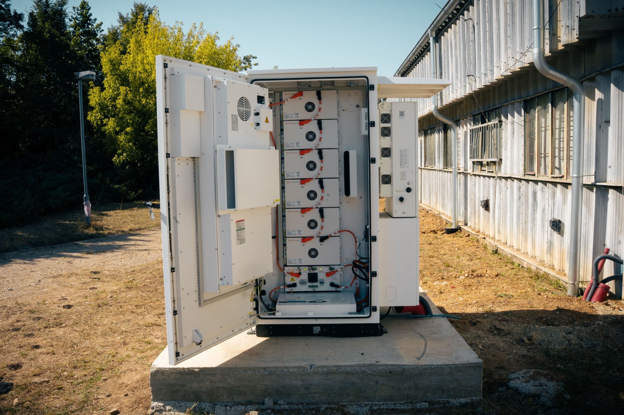 Farm in Žarnov raises energy savings to 80% with SolisStorage EverCore